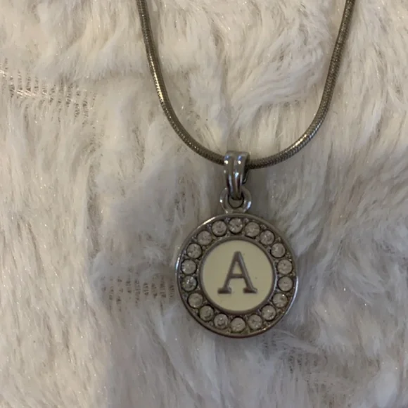 Circle A pendant witch chain - Picture 2 of 5